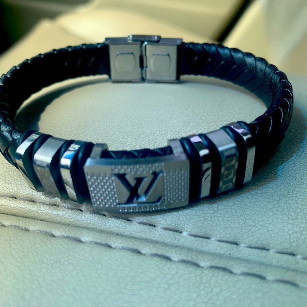 Men’s Louis Vuitton braided leather stainless steel bracelet, nice